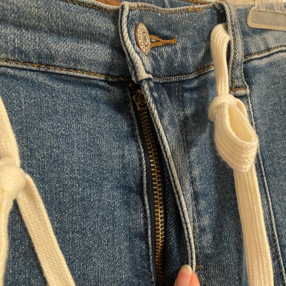 NWOT! Judy Blue High Waist Cargo Cuff Denim Jogger - Size 7(28) - Picture 7 of 11